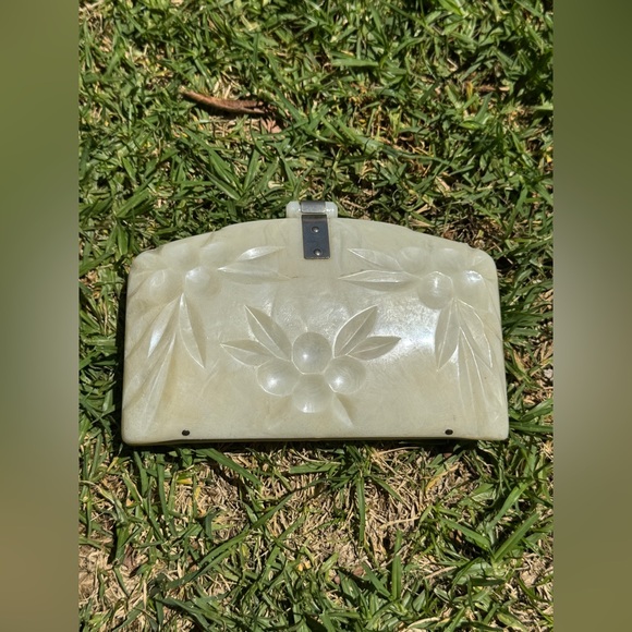 60s Vintage Carved Pearlescent Lucite Clutch - Picture 2 of 7